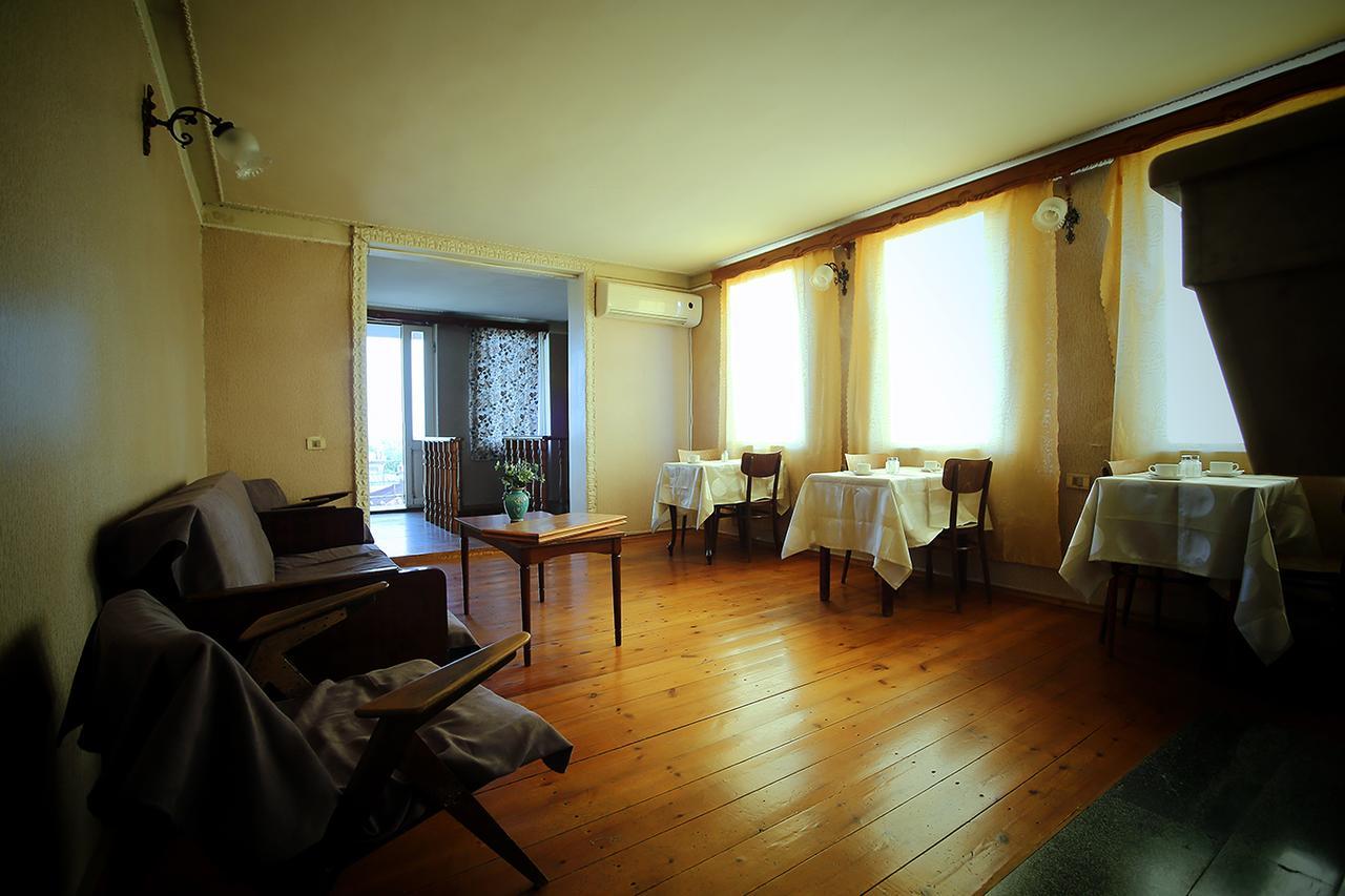 Guest House Old Κουτάισι Εξωτερικό φωτογραφία