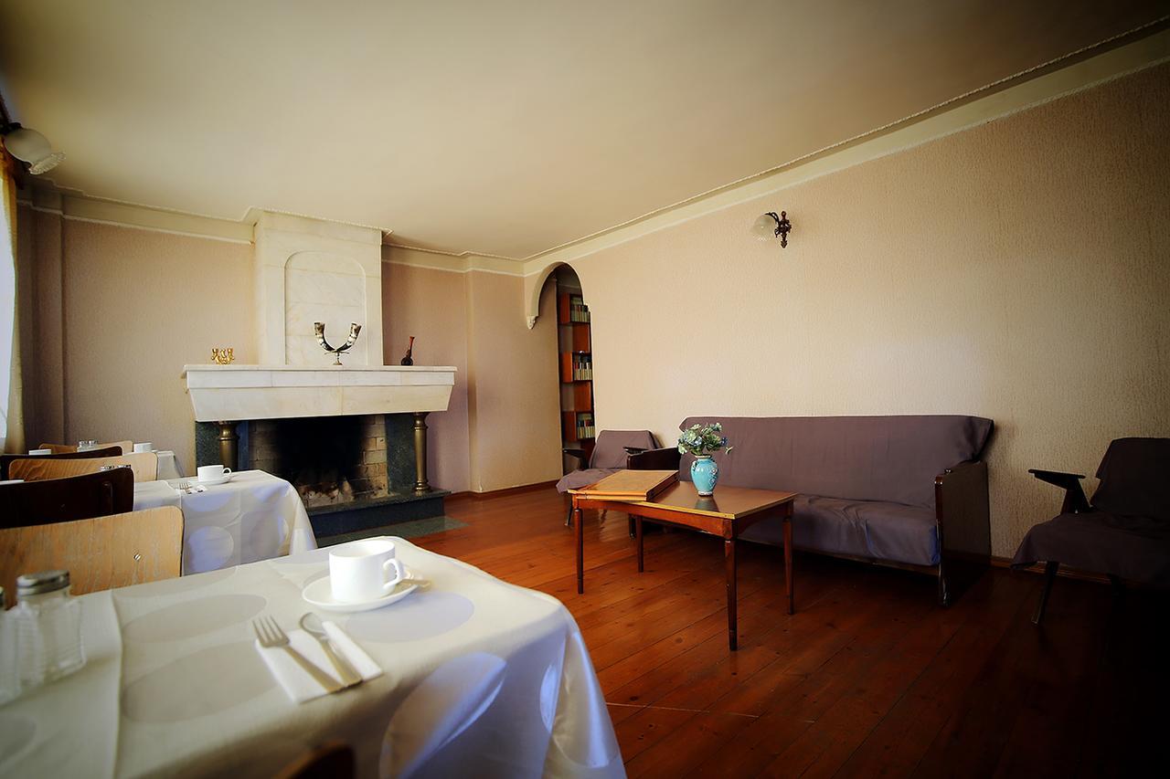 Guest House Old Κουτάισι Εξωτερικό φωτογραφία
