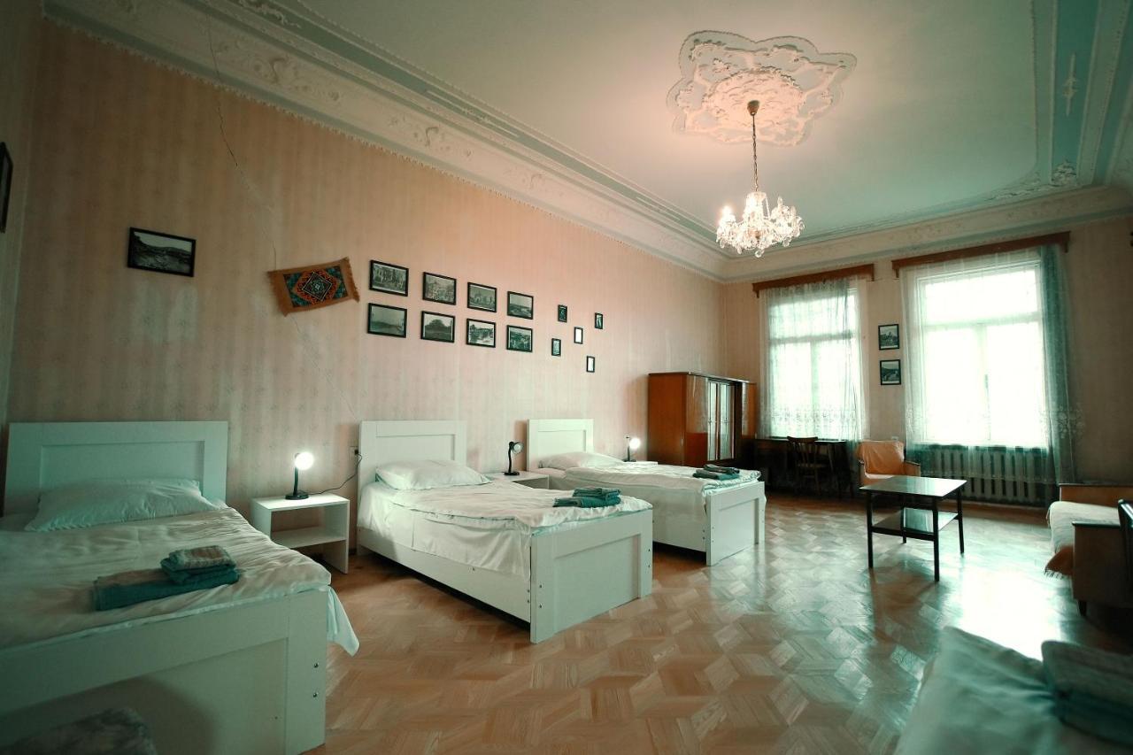 Guest House Old Κουτάισι Εξωτερικό φωτογραφία