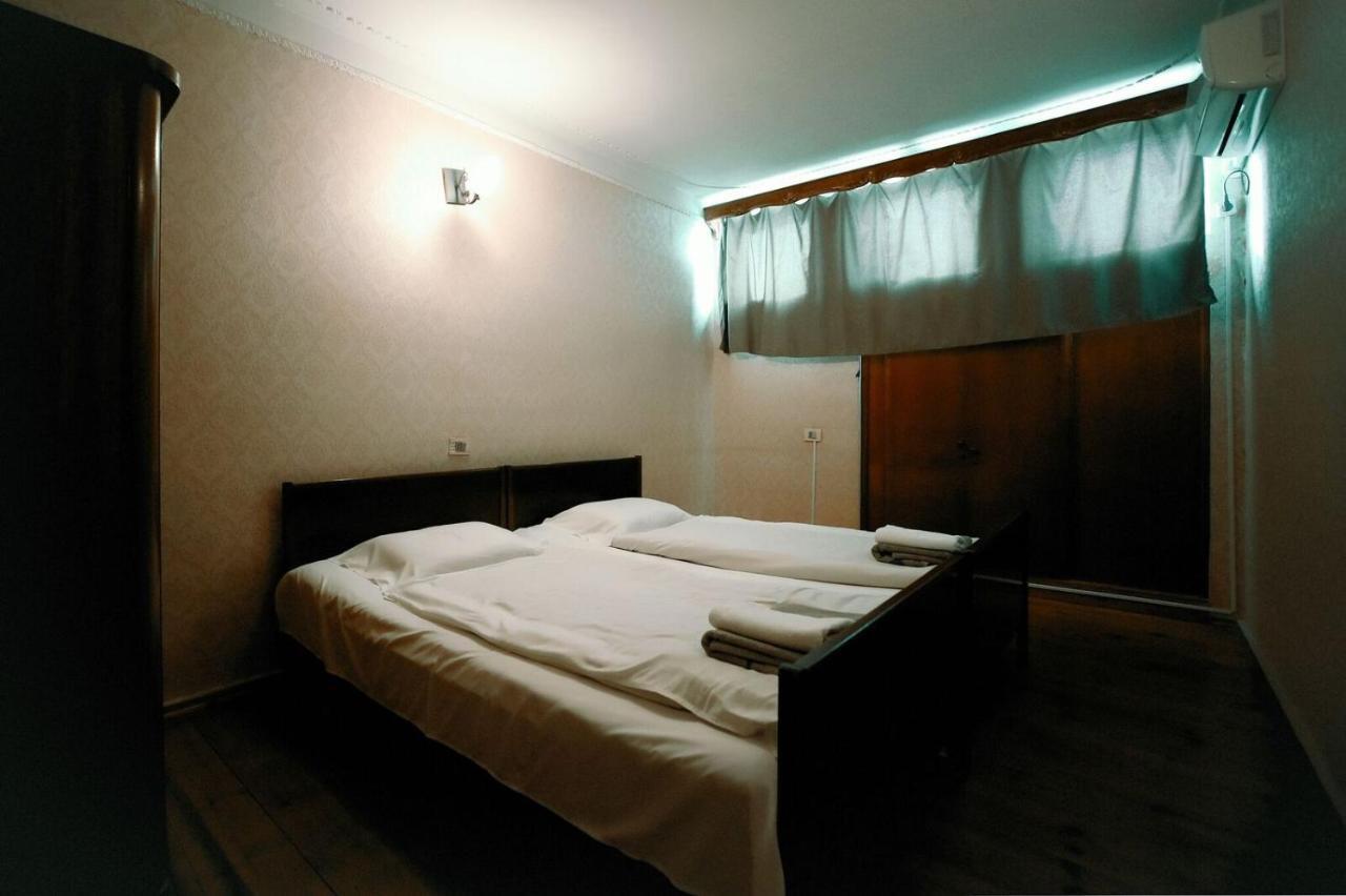 Guest House Old Κουτάισι Εξωτερικό φωτογραφία