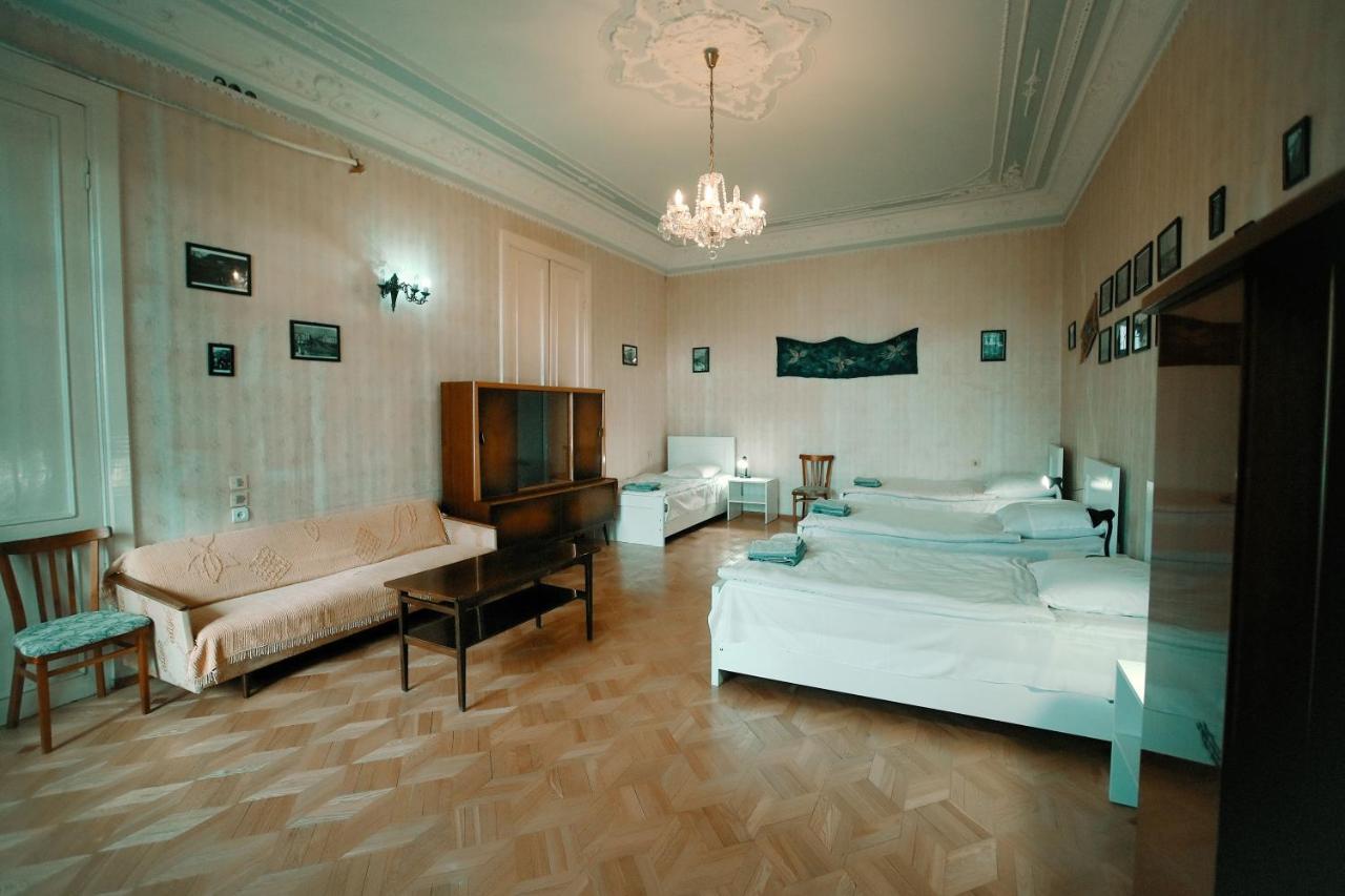 Guest House Old Κουτάισι Εξωτερικό φωτογραφία